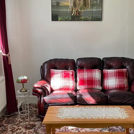 بيت للعطل Luxurious Meath Retreat With 5 Bedrooms